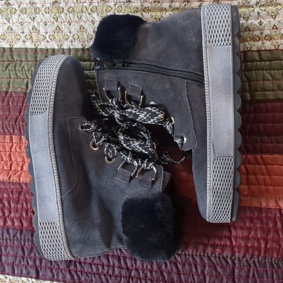 GABOR* faux fur rubber tread side zip faux lace up winter boot ladies size 36 - Picture 7 of 17